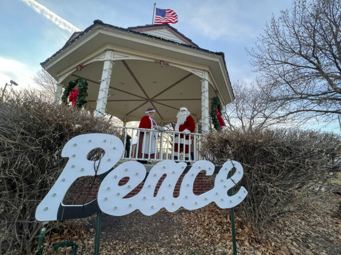 'Tis the season | News, Sports, Jobs - Messenger News - Vimarsana News