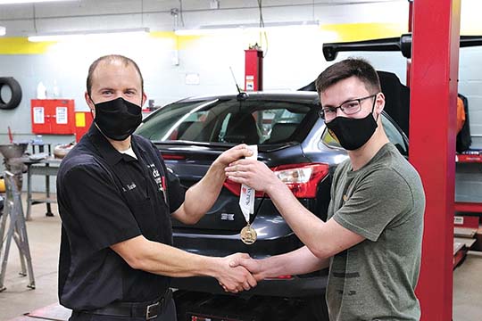 Building a winner: CCISD CTE student wins gold at State SkillsUSA competition | News, Sports, Jobs - Vimarsana News