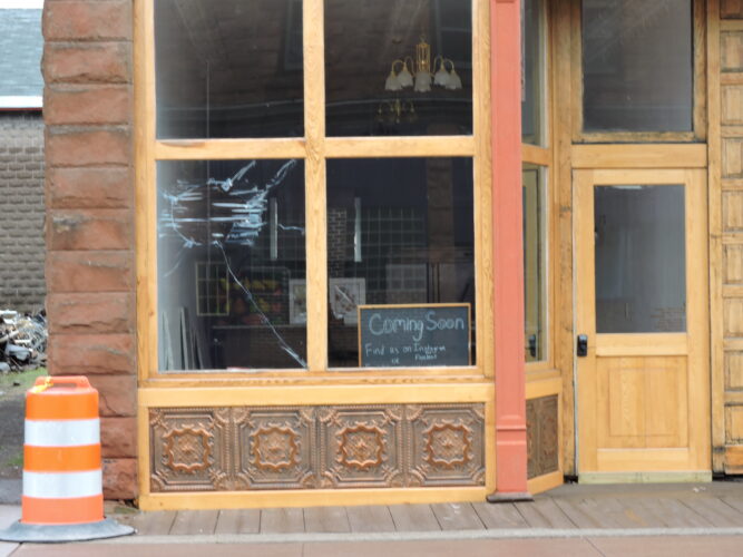 Not so sweet: Laurium business' opening delayed by act of vandalism | News, Sports, Jobs - Vimarsana News