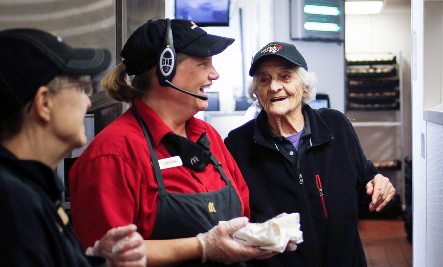 92 Year Old Still Working At A Michigan Mcdonald S News Sports