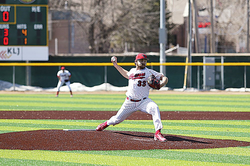 Beavers baseball splits with Sioux Falls News, Sports, Jobs Minot