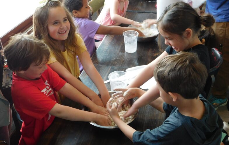 McKinley Elementary students get lesson on baking | News, Sports, Jobs - Vimarsana News