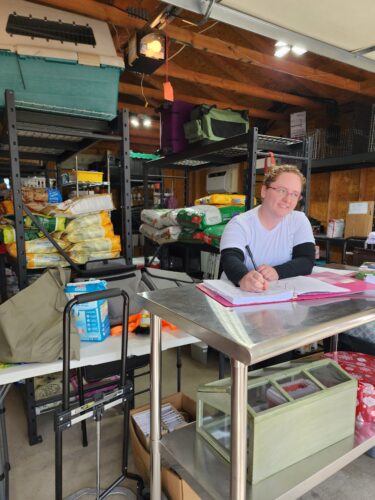 Minot woman helps pet owners in harsh economy | News, Sports, Jobs - Vimarsana News