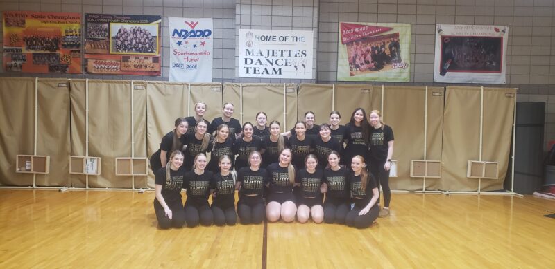 Majettes dancers get ready for state | News, Sports, Jobs - Vimarsana News