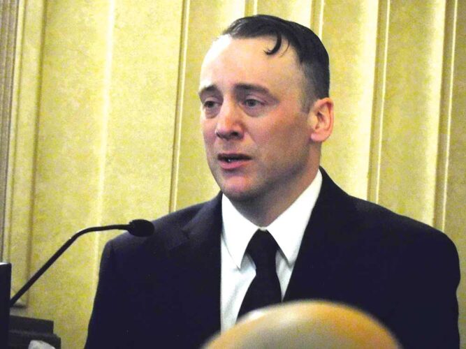 Bar shooter testifies on own behalf | News, Sports, Jobs - Vimarsana News