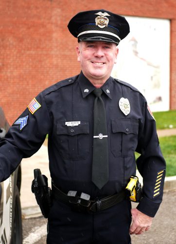 Retiring Salem officer served with good will | News, Sports, Jobs - Vimarsana News
