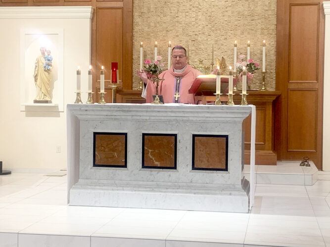 Bishop Bonnar celebrates Mass in EP | News, Sports, Jobs - Vimarsana News