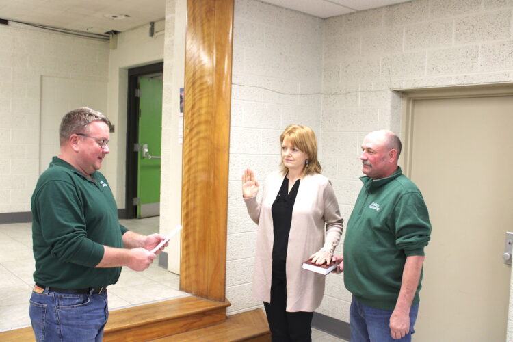Goshen's new fiscal officer sworn in | News, Sports, Jobs - Vimarsana News