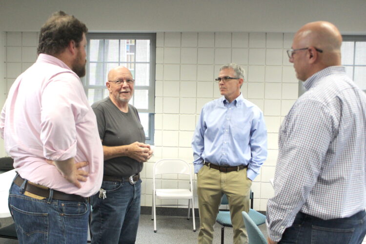 EP business owners attend railroad open house | News, Sports, Jobs - Vimarsana News