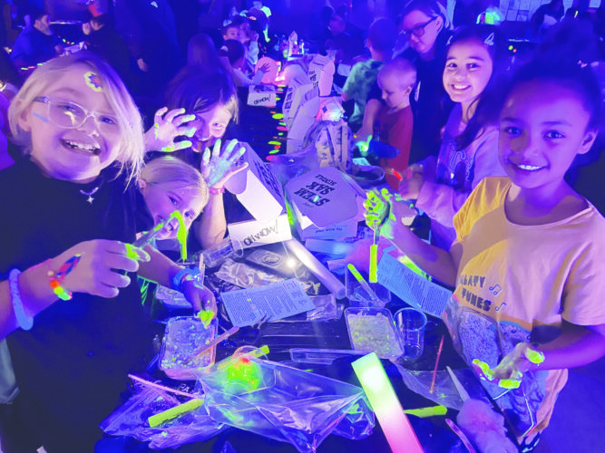 All aglow at Sebring schools | News, Sports, Jobs - Vimarsana News