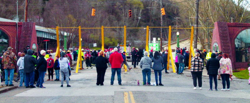 Wellsville erects flood gate for flood control for first time in nearly 20 years | News, Sports, Jobs - Vimarsana News