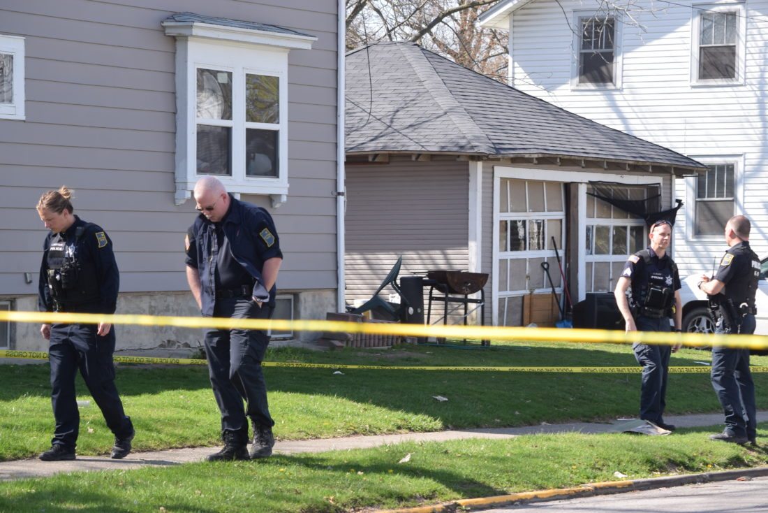 Fort Wayne Police investigate shooting on South Park Drive near