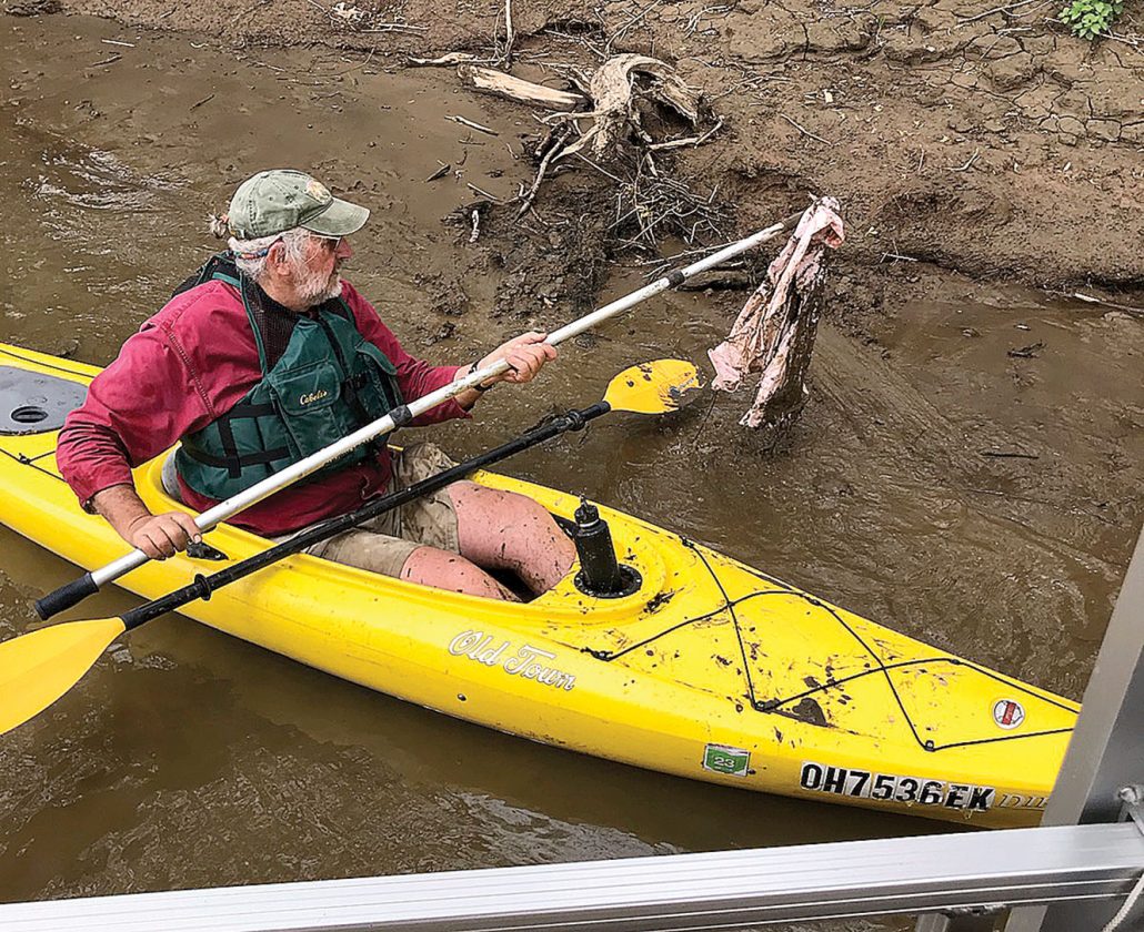 Volunteers, wildlife refuge workers take to the Ohio River for Earth Day cleanup | News, Sports, Jobs - Vimarsana News