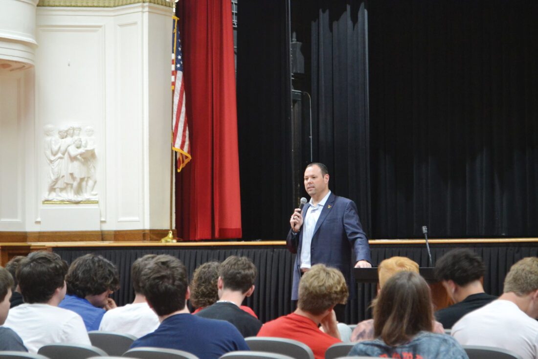 WVU AD discusses Huggins, job during visit to Parkersburg High School | News, Sports, Jobs - Vimarsana News