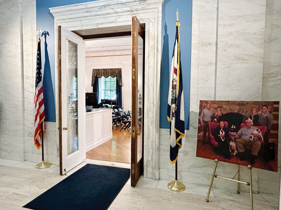 Lawsuit seeks Gov. Justice's daily schedule | News, Sports, Jobs - Vimarsana News