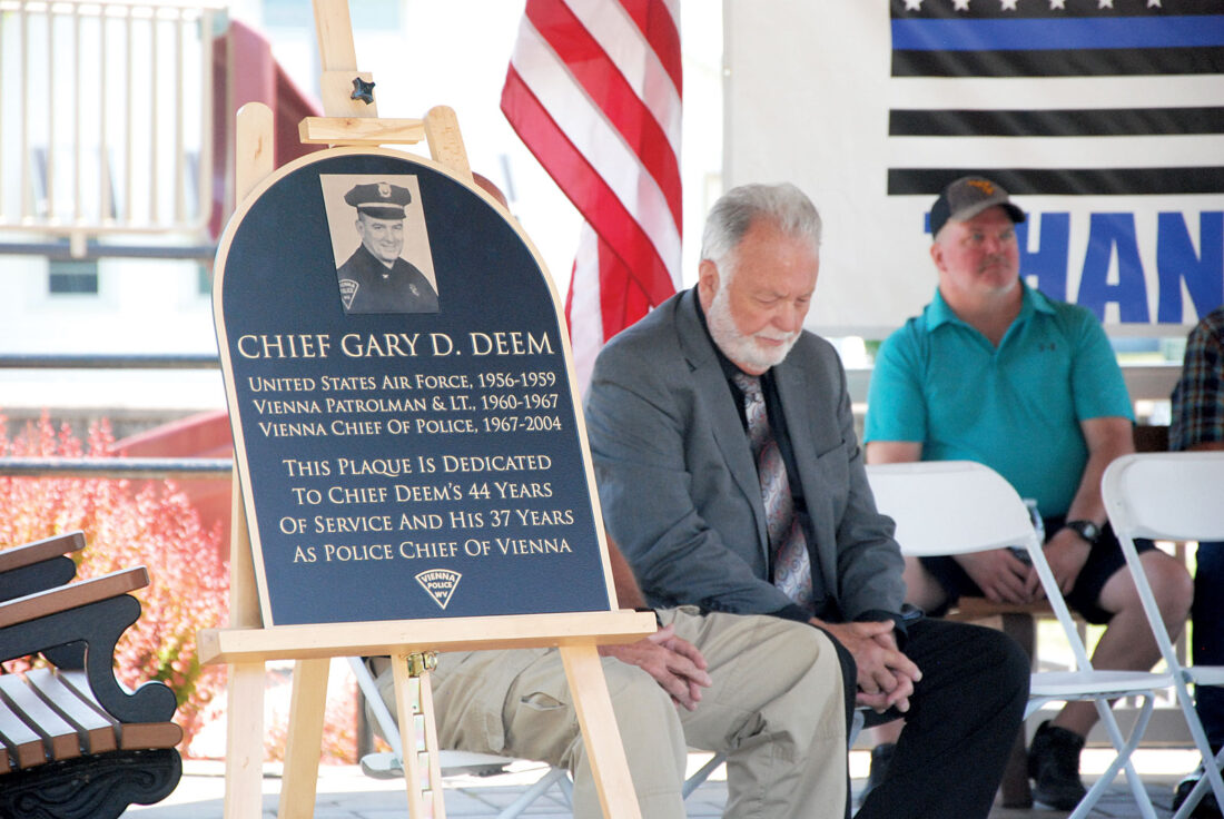 Honoring 'The Chief': Vienna, law enforcement laud late Police Chief Gary Deem | News, Sports, Jobs - Vimarsana News