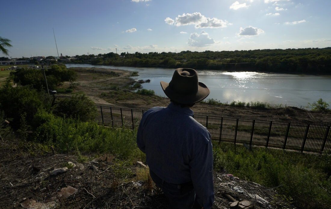 Texas is using disaster declarations to install buoys, razor wire on the U.S.-Mexico border | News, Sports, Jobs - Vimarsana News