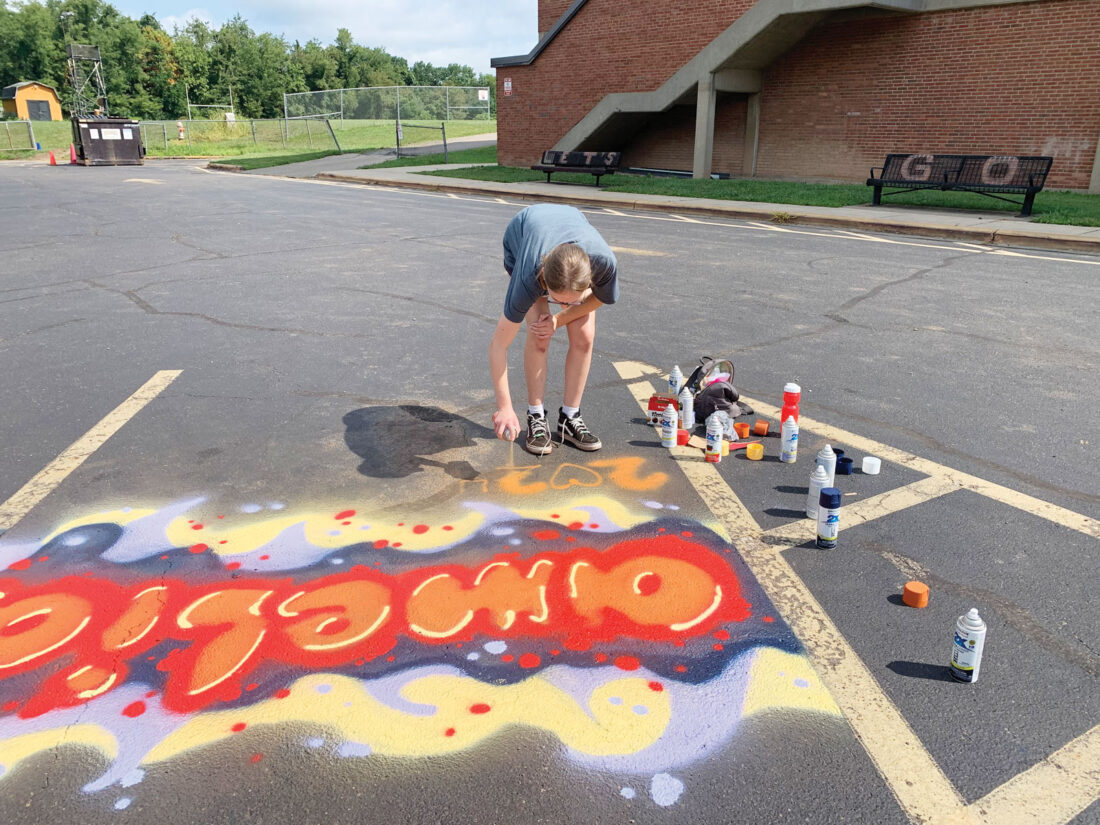 Marietta High School seniors make parking spaces their own again | News, Sports, Jobs - Vimarsana News