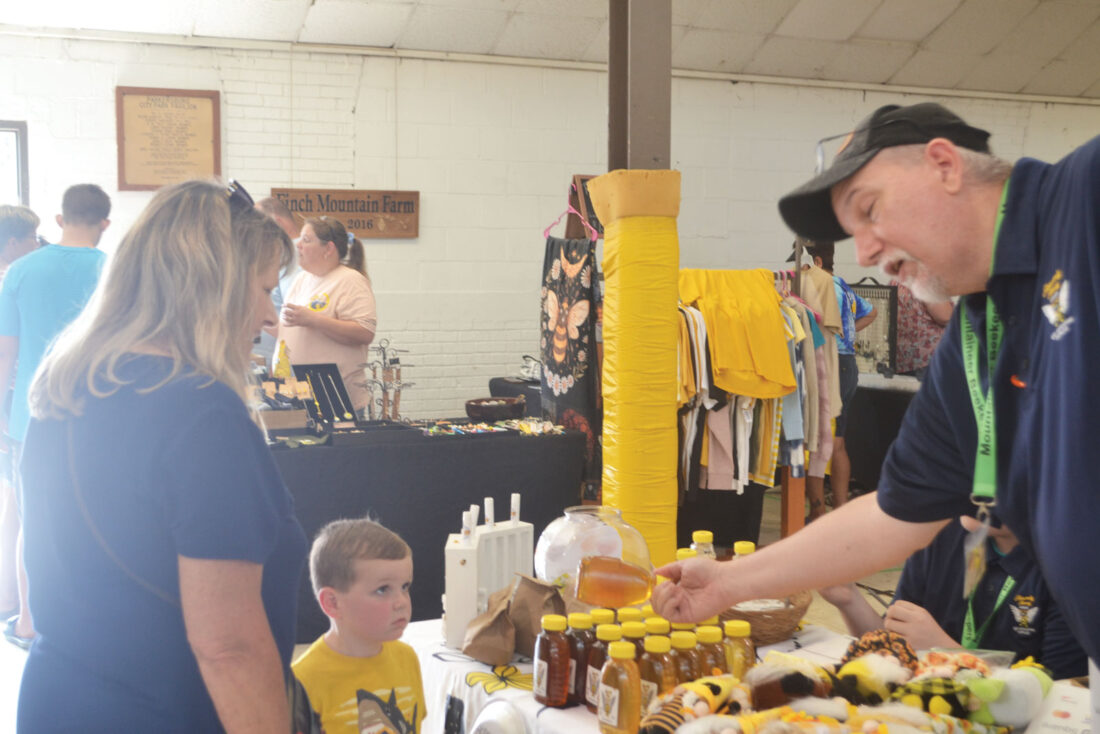 Hive of Activity: Patrons comb for sweet deals at West Virginia Honey Festival | News, Sports, Jobs - Vimarsana News