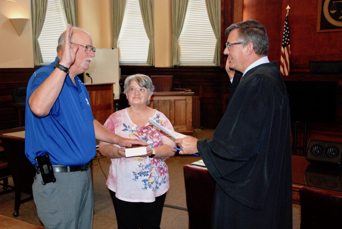 New Washington County Veterans Service commissioner sworn in | News, Sports, Jobs - Vimarsana News