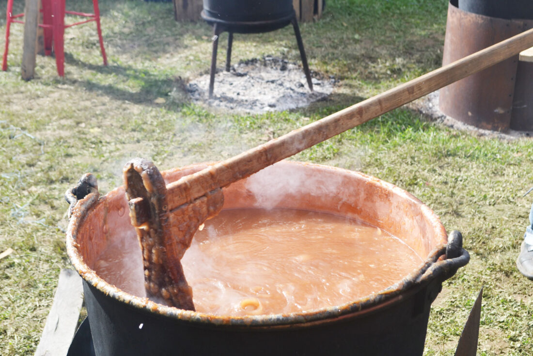 Belpre festival stirs apple butter lovers | News, Sports, Jobs - Vimarsana News