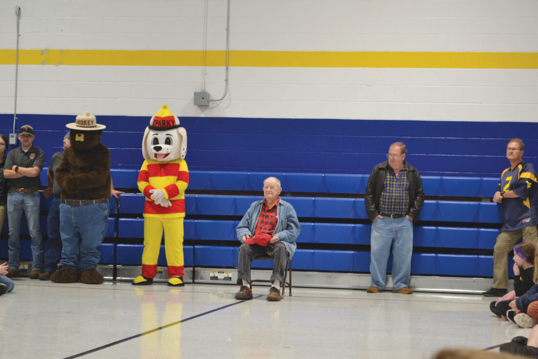 Kanawha Elementary helps man mark 100th birthday | News, Sports, Jobs - Vimarsana News