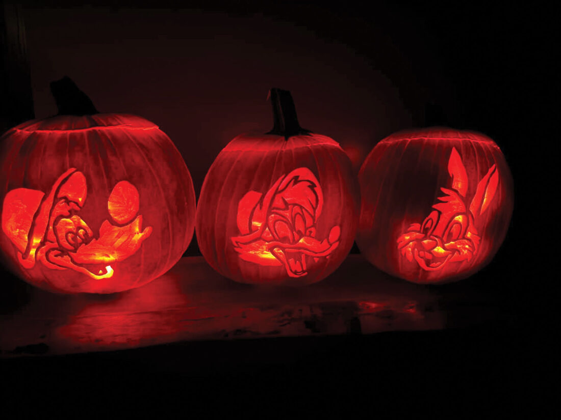 Pulp Friction: Pop culture-inspired jack-o-lanterns sprout out of retiree's hands | News, Sports, Jobs - Vimarsana News