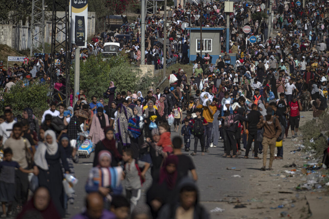 Thousands who were sheltering at Gaza City's hospitals flee as Israel-Hamas war closes in | News, Sports, Jobs - Vimarsana News