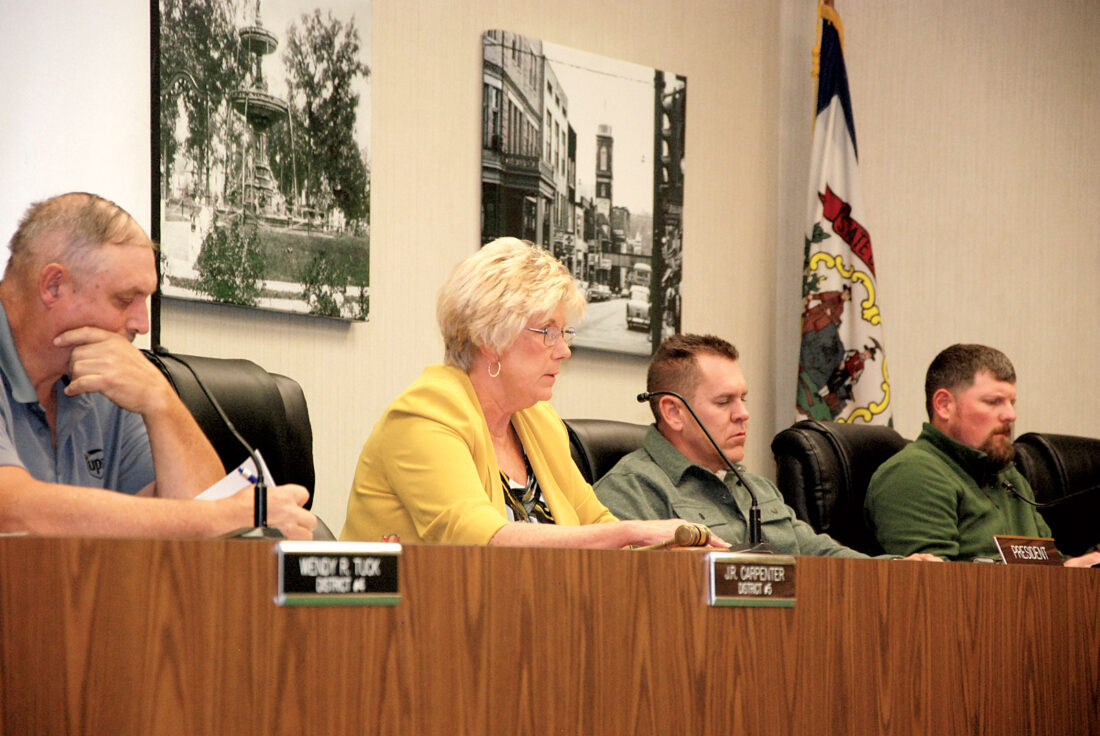 Eubanks resigns from Parkersburg City Council | News, Sports, Jobs - Vimarsana News