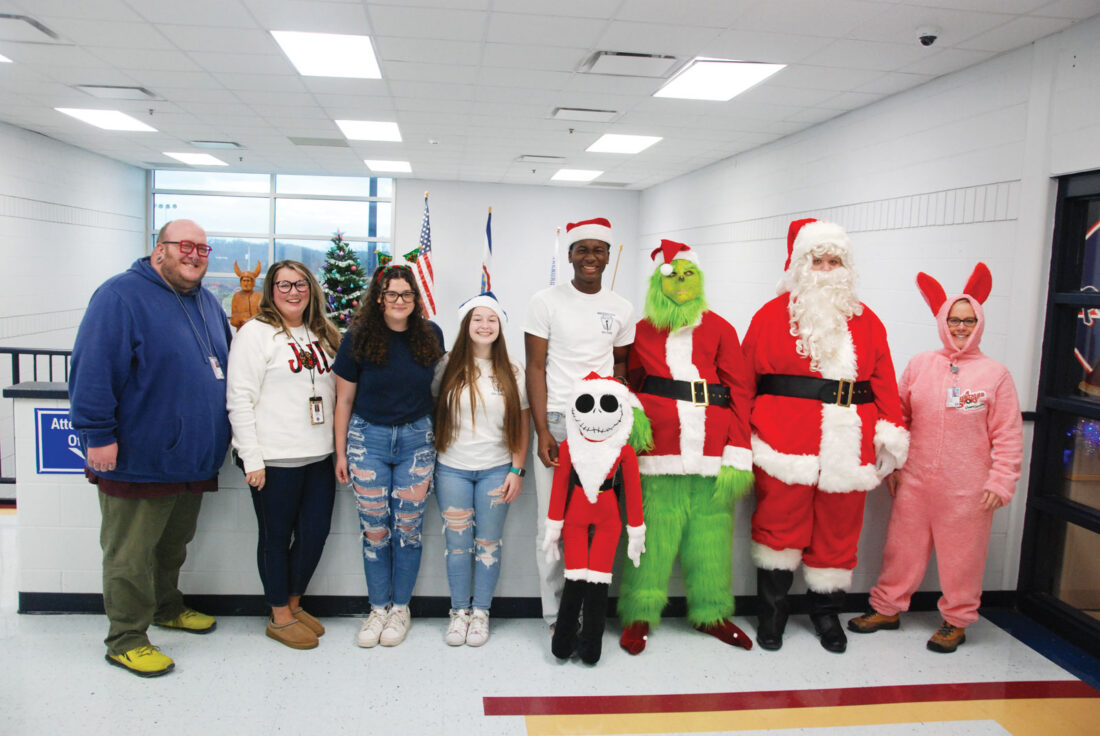 The Parkersburg South Pole: High school students helping answer Santa's mail | News, Sports, Jobs - Vimarsana News