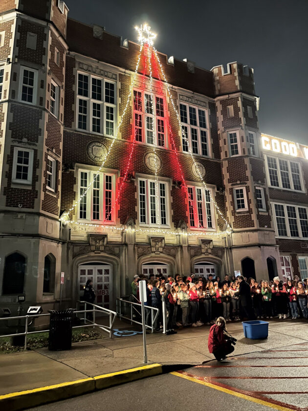 Parkersburg High School hosts annual lighting ceremony | News, Sports, Jobs - Vimarsana News