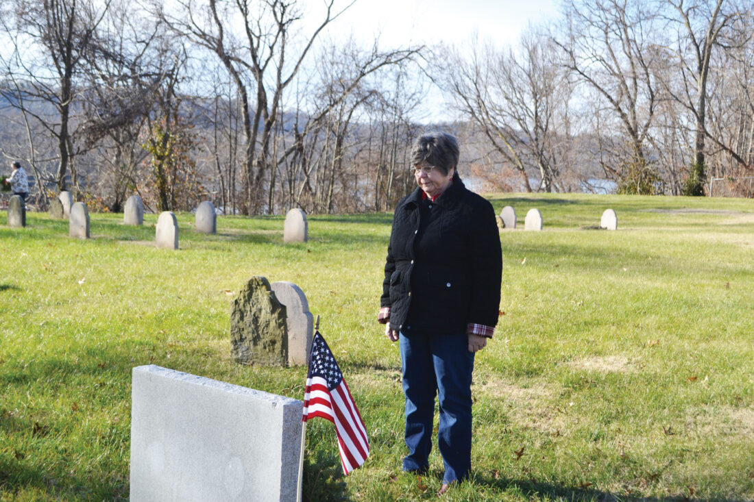 Belpre Rotary Club salutes Revolutionary soldiers with wreaths | News, Sports, Jobs - Vimarsana News