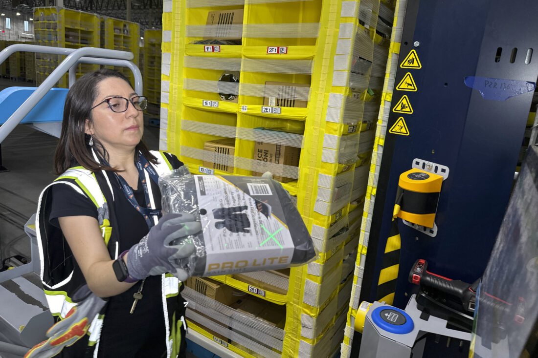 U.S. employers add a strong 216,000 jobs in a sign of continued economic strength | News, Sports, Jobs - Vimarsana News