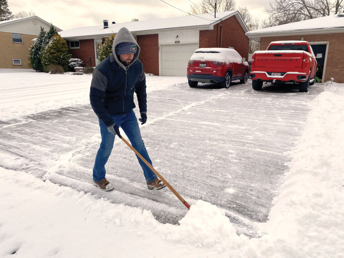 Snow closes schools, creates hazards | News, Sports, Jobs - Vimarsana News