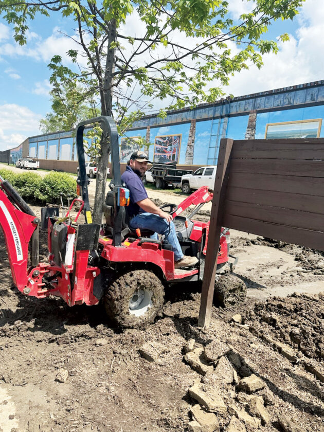 Parkersburg continues efforts to clean Point Park, trail after floods | News, Sports, Jobs - Vimarsana News