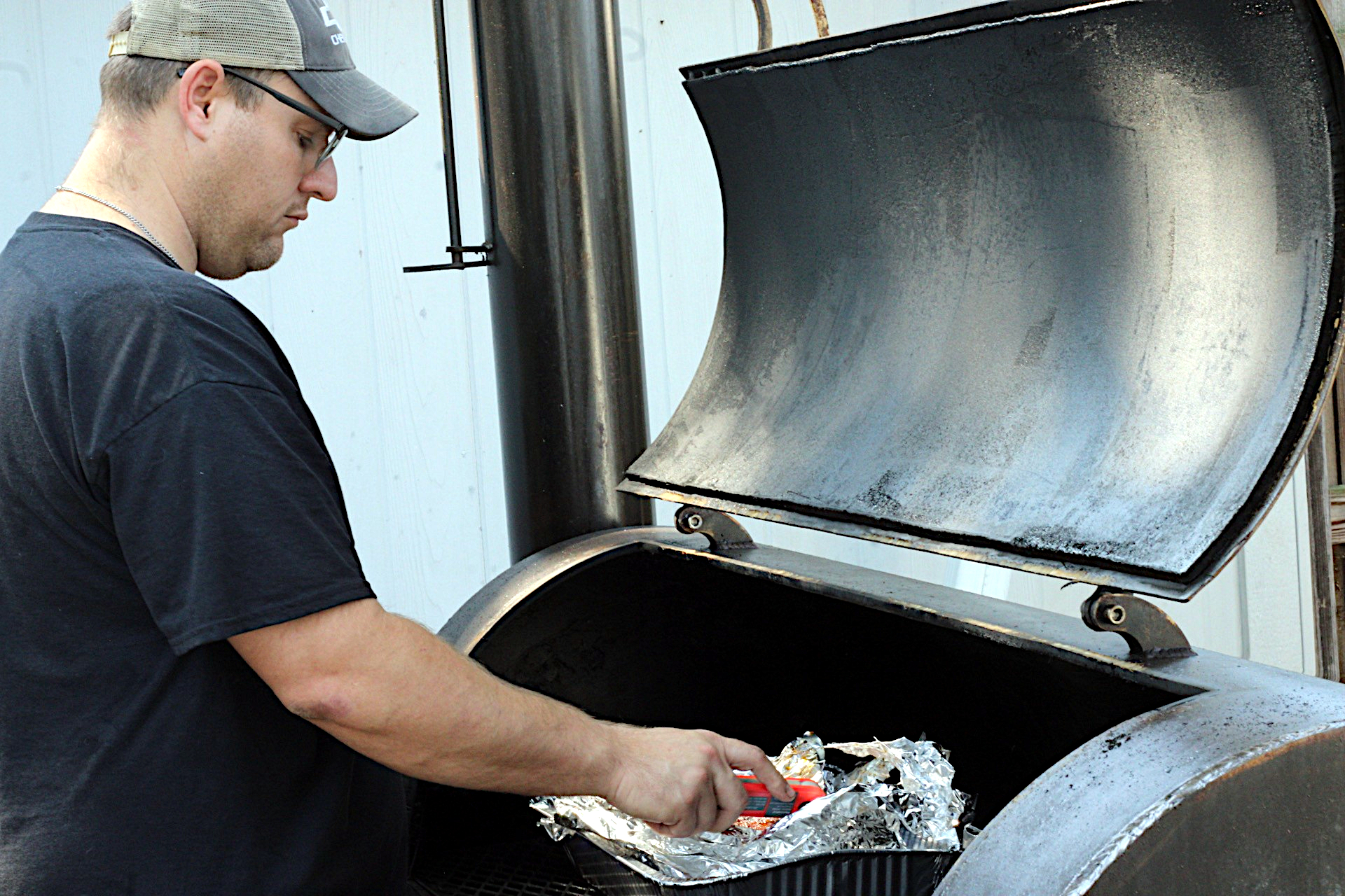 https://s3.amazonaws.com/ogden_images/www.newsandsentinel.com/images/2026/09/22090013/Hornbeck-with-brisket.jpg