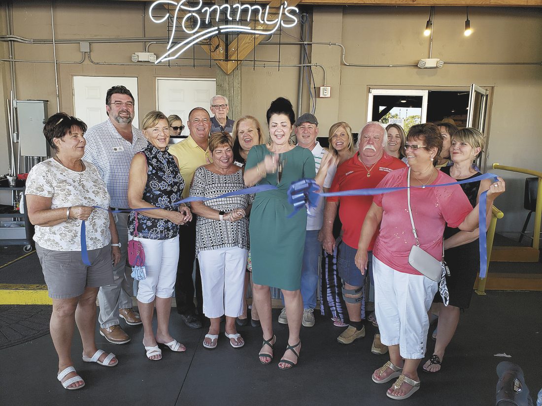 Chamber cuts ribbon on Tommy's | News, Sports, Jobs - North Fort Myers Neighbor - Vimarsana News