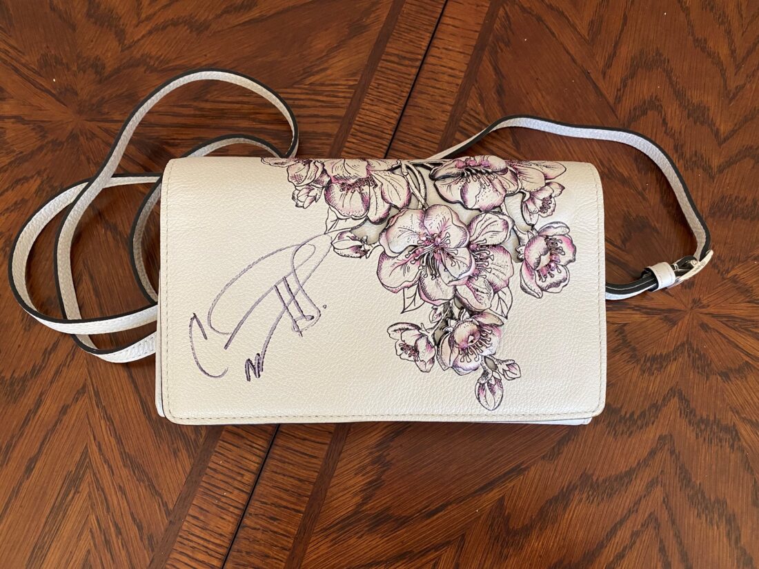 Singers Carrie Underwood, Billy Dean donate items for Handbag Happy Hour fund raiser | News, Sports, Jobs - Vimarsana News