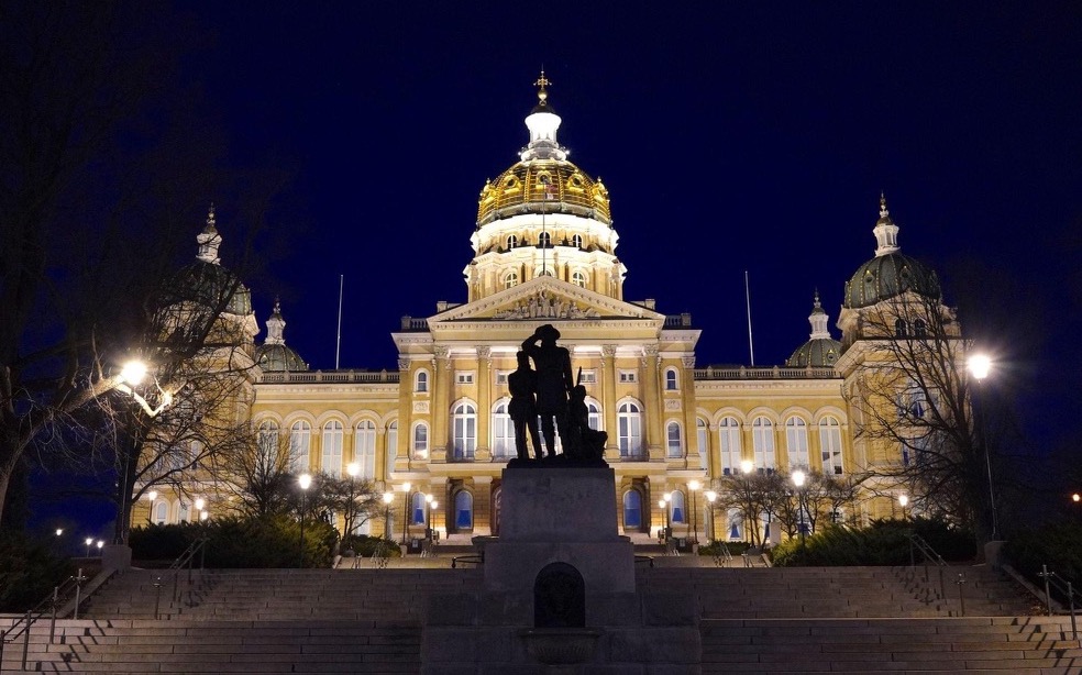 Iowa lawmakers prepare to take on higher ed, tax cuts in 2024 session | News, Sports, Jobs - Vimarsana News