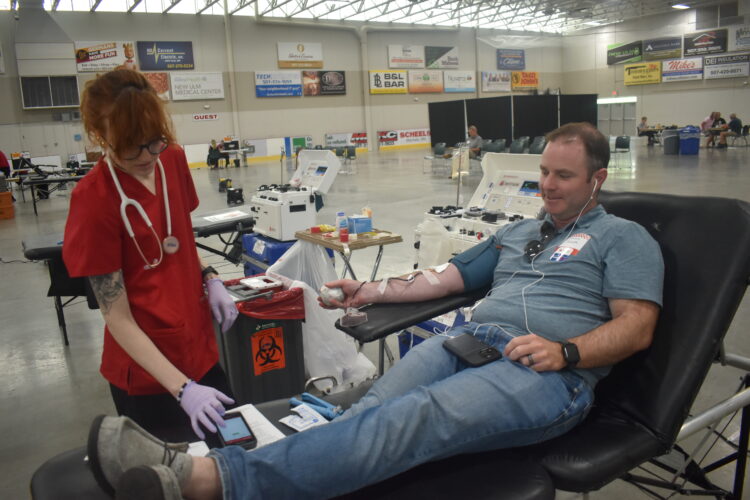Red Cross blood drive brings out all types | News, Sports, Jobs - Vimarsana News