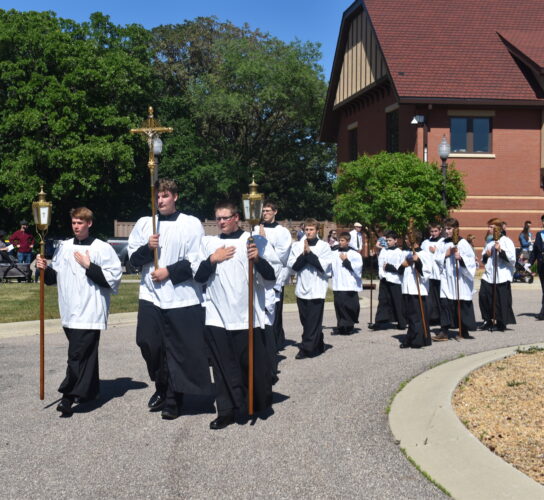 Catholics honor Christ in Eucharist Procession | News, Sports, Jobs - Vimarsana News