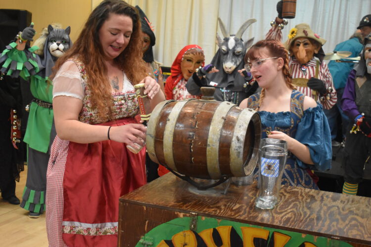 First pour Second Oktoberfest weekend underway | News, Sports, Jobs - Vimarsana News