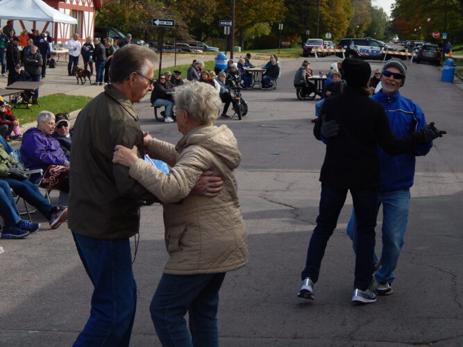 Last dance at George's stirs memories | News, Sports, Jobs - Vimarsana News