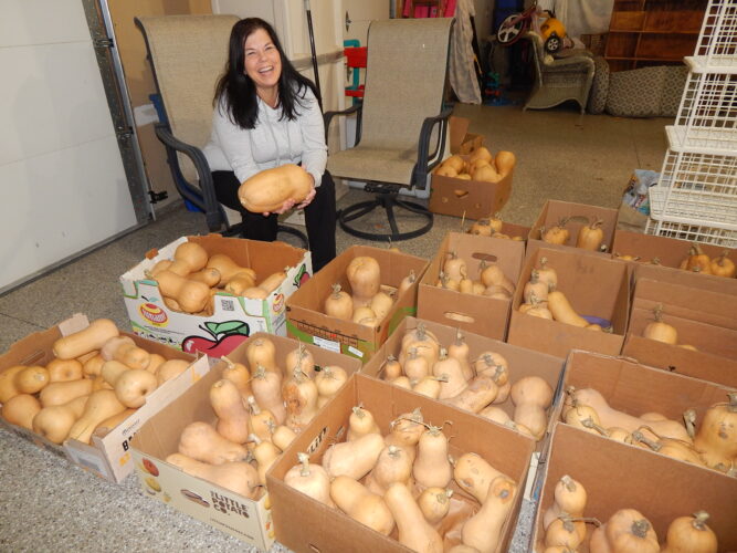 Squash-keeper keeps Thanksgiving dinner rolling | News, Sports, Jobs - Vimarsana News