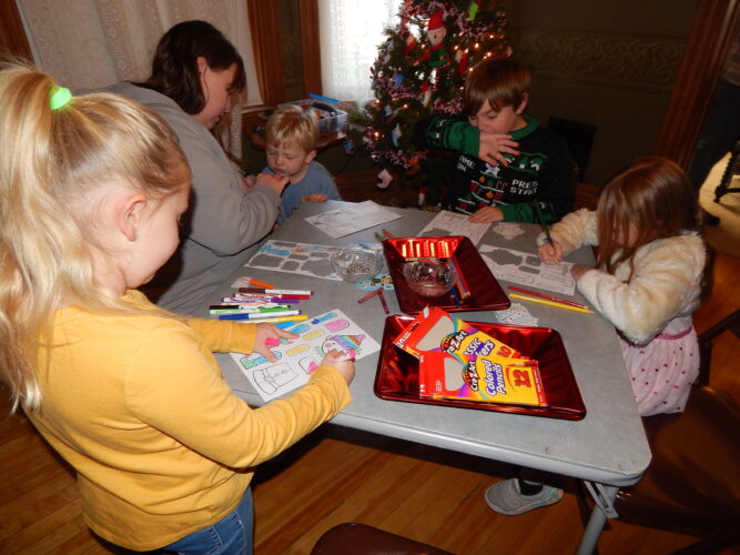 kids color elves | News, Sports, Jobs - Vimarsana News