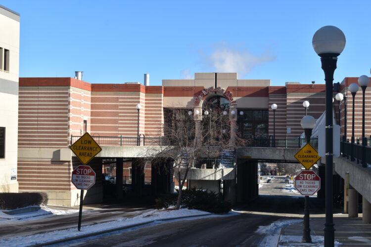 City agrees to contract with Retail Services | News, Sports, Jobs - Vimarsana News