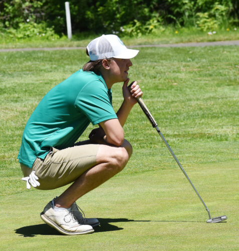 https://s3.amazonaws.com/ogden_images/www.observertoday.com/images/2026/06/02203219/NJCAA-Golf-Day-1-Zach-Johnson-477x500.jpg