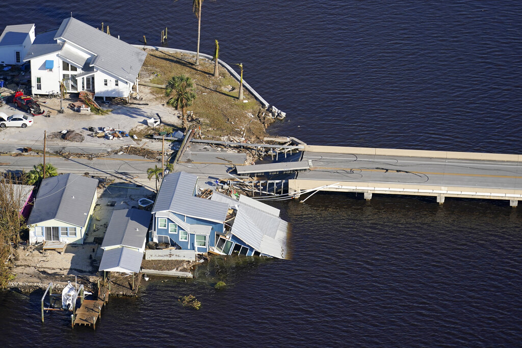 PHOTO GALLERY: Florida's island dwellers dig out from Ian's destruction | News, Sports, Jobs - Vimarsana News