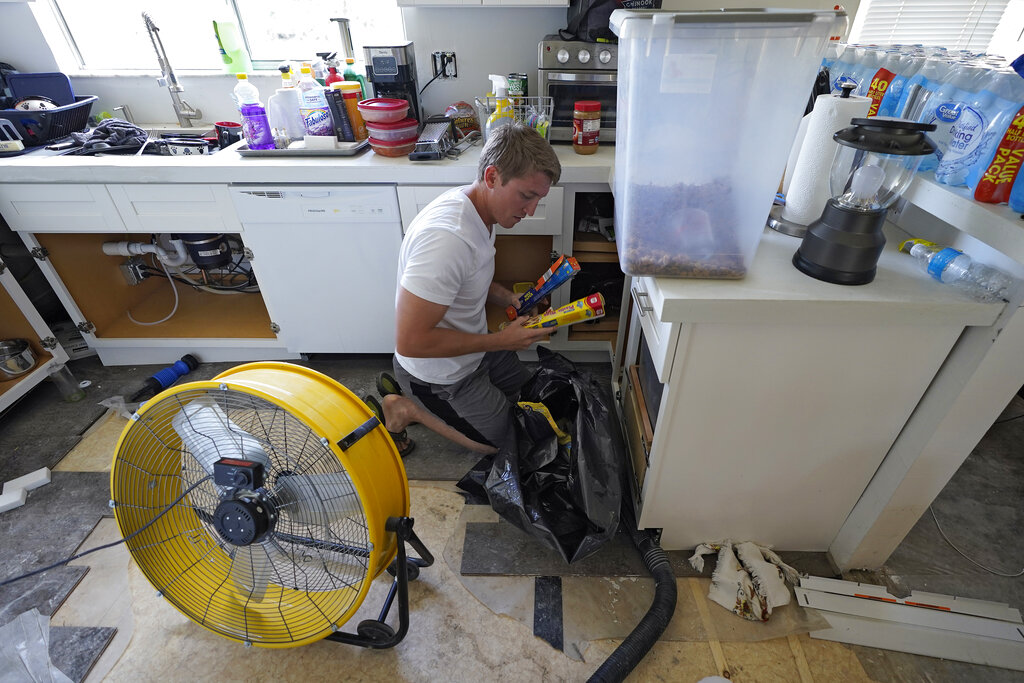 Hurricane Ian floods leave mess, insurance questions behind | News, Sports, Jobs - Vimarsana News