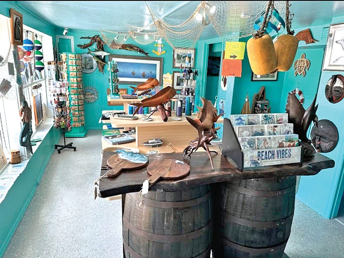 Hook'd Up Bait Co & Art Gallery owners dream of mom and pop shop | News, Sports, Jobs - Vimarsana News